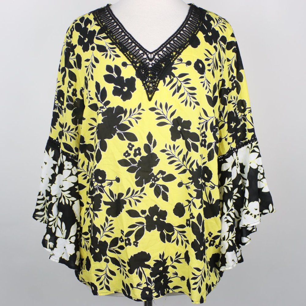 Cato Womens Medium Floral Flare Sleeve Blouse Top